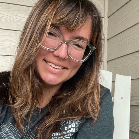 Meet your Posher, Khristina - Picture 1 of 5